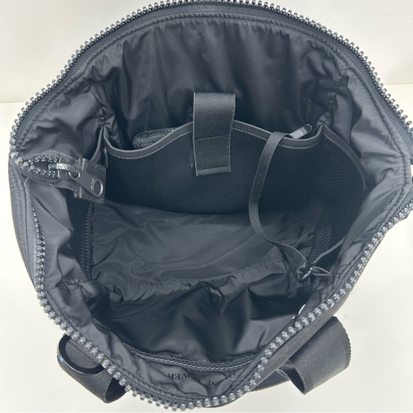 Dagne Dover Landon Neoprene Carryall Bag - Picture 5 of 6